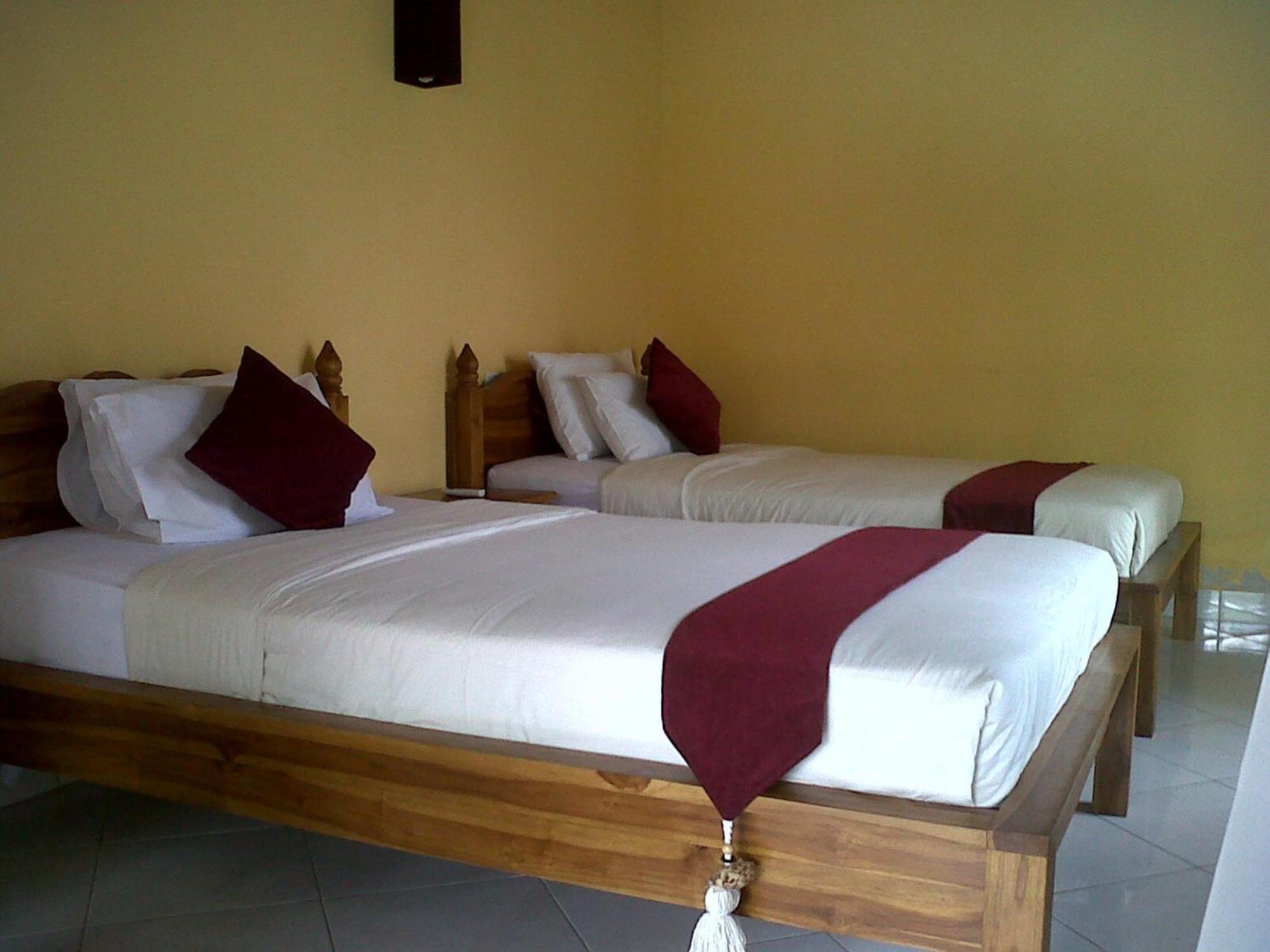 Hotel Mutiara Bali Candidasa Esterno foto