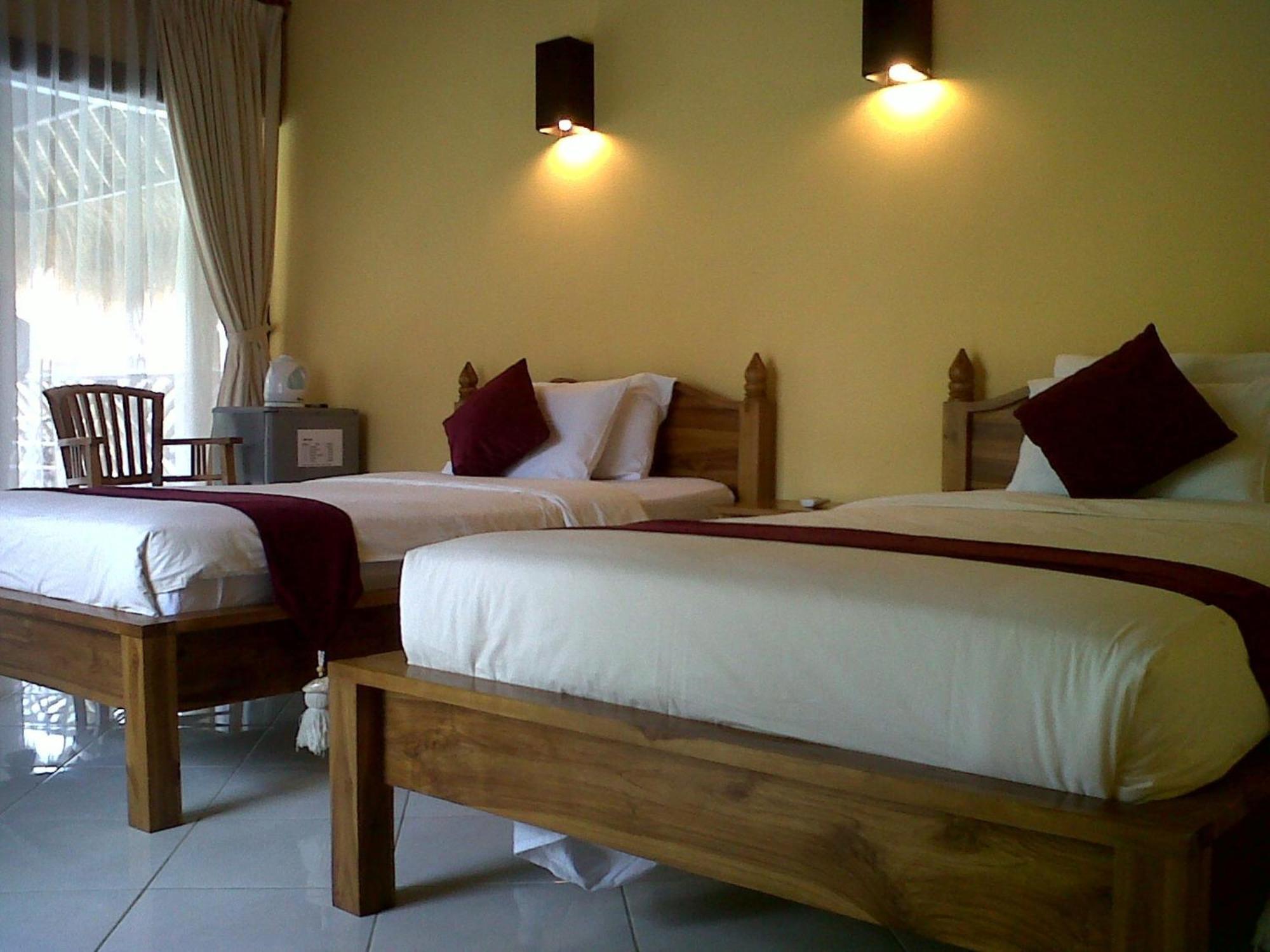 Hotel Mutiara Bali Candidasa Esterno foto