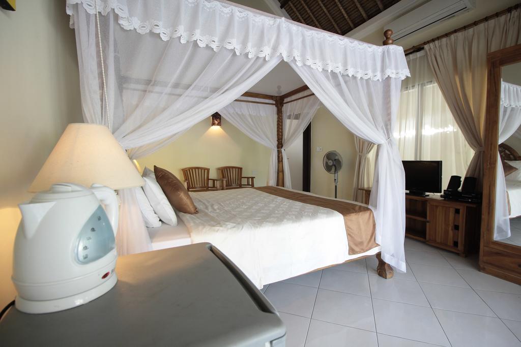 Hotel Mutiara Bali Candidasa Esterno foto
