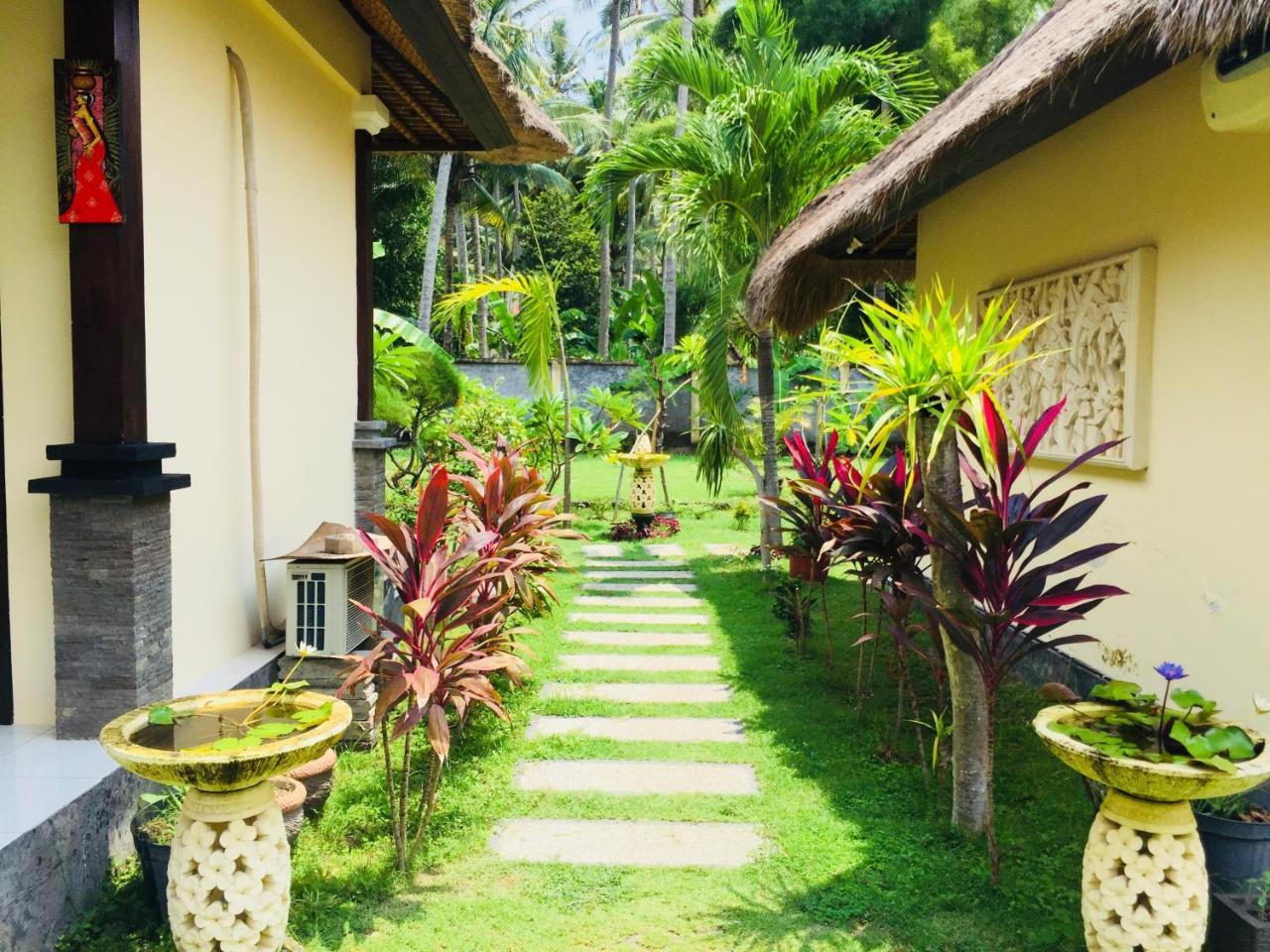 Hotel Mutiara Bali Candidasa Esterno foto