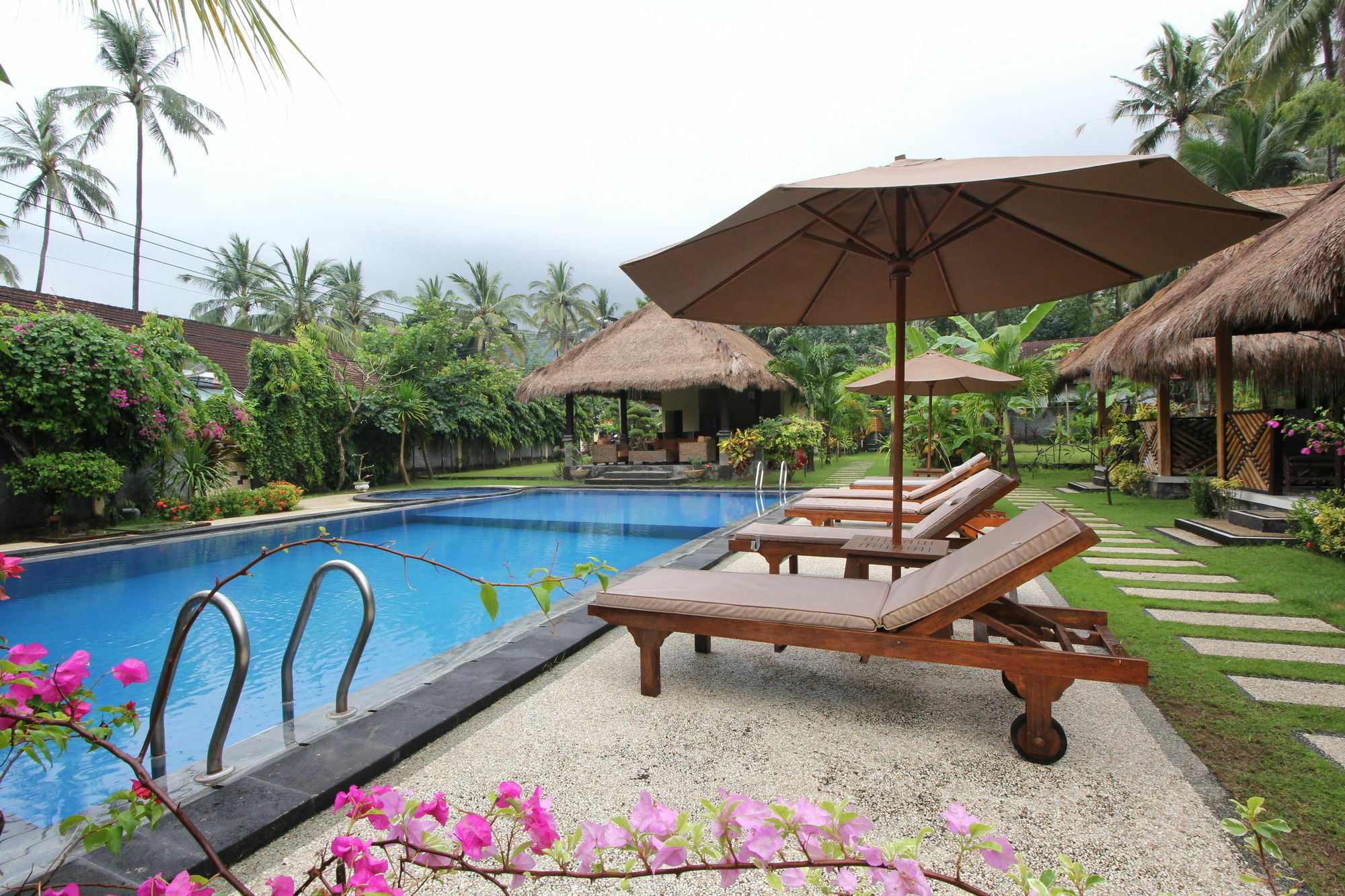 Hotel Mutiara Bali Candidasa Esterno foto